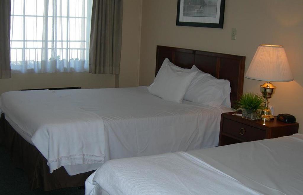 Country & By Radisson, Falls, On 3* Niagara Falls