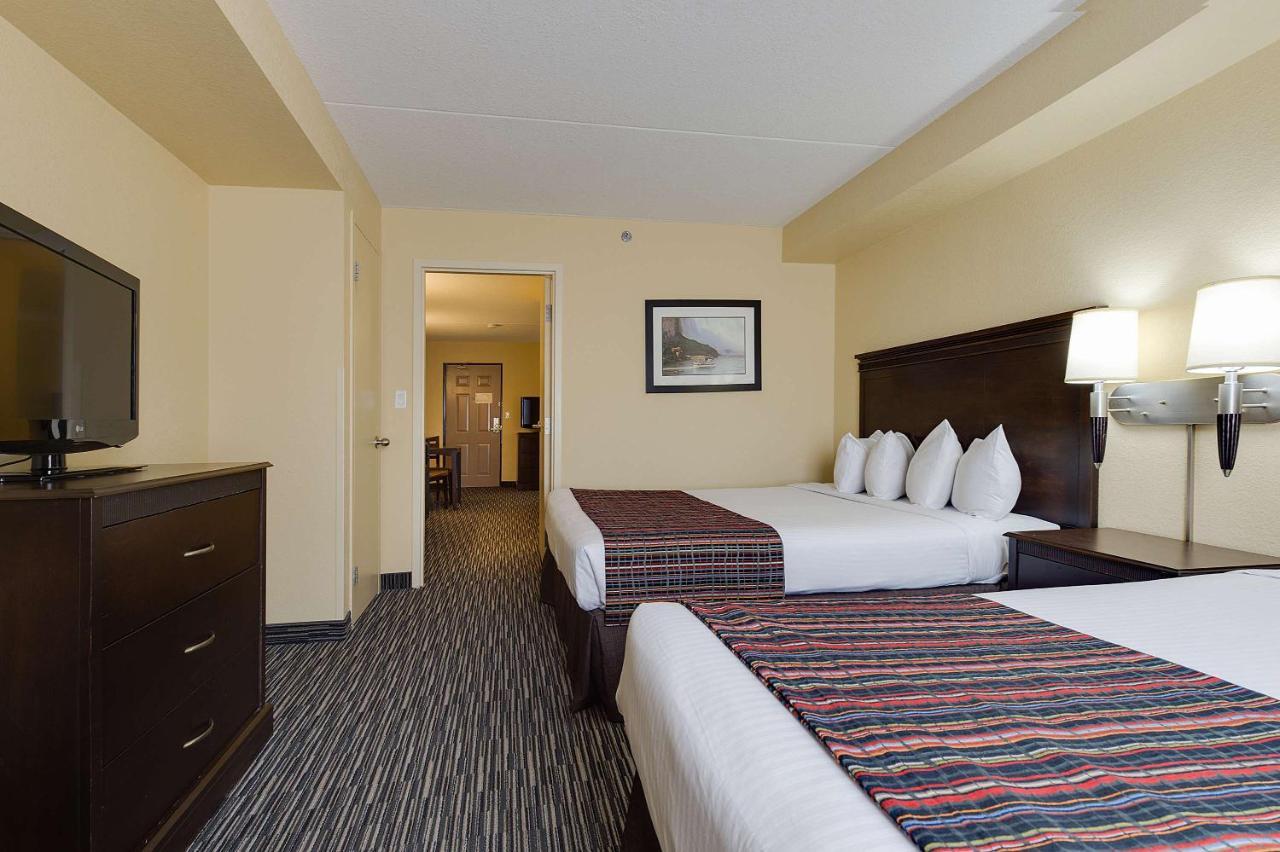 Country & By Radisson, Falls, On Niagara Falls