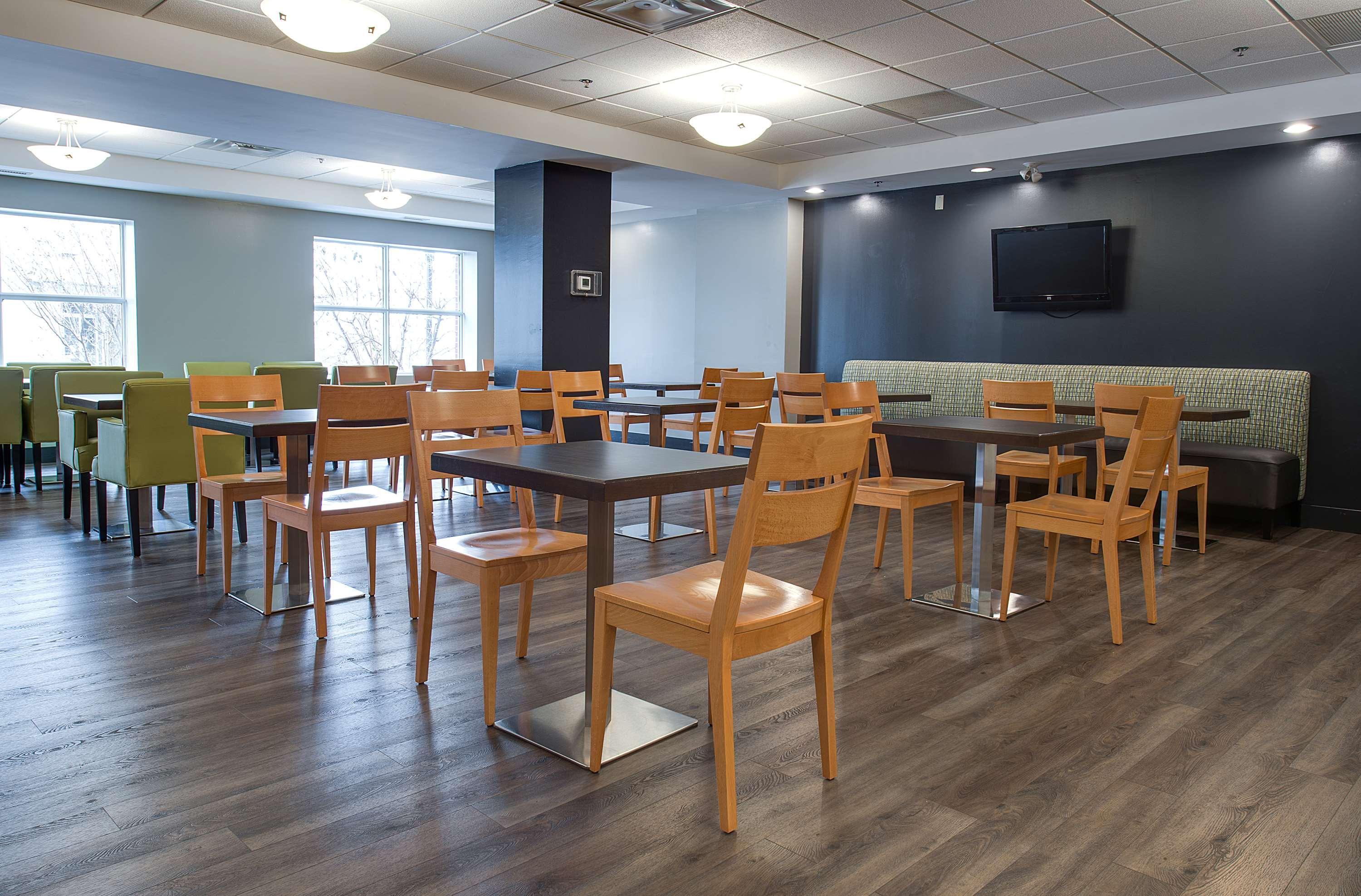 Country & By Radisson, Falls, On Hotel 3*