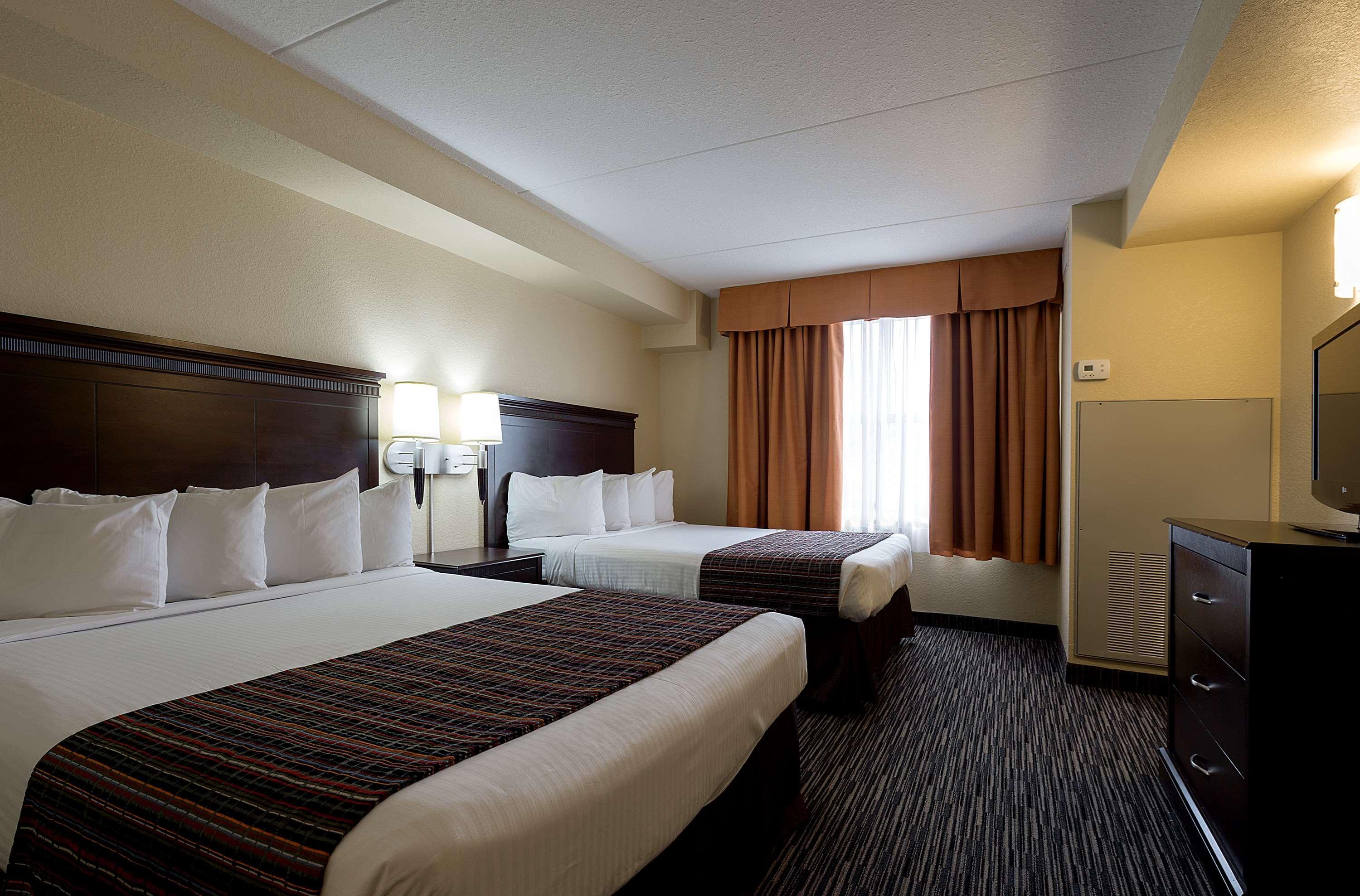 Country & By Radisson, Falls, On Niagara Falls
