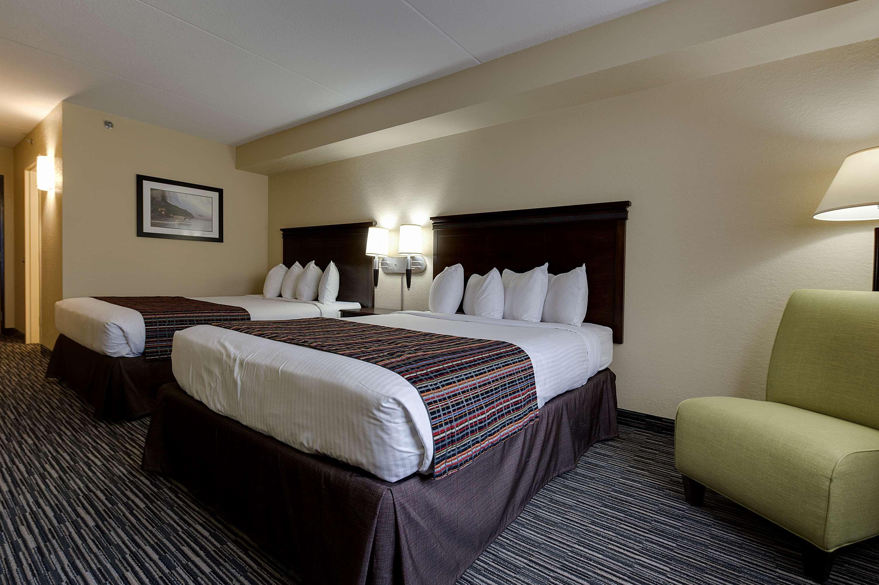 Country & By Radisson, Falls, On