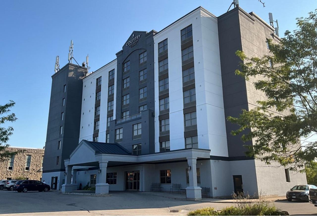 Country & By Radisson, Falls, On 3* Niagara Falls