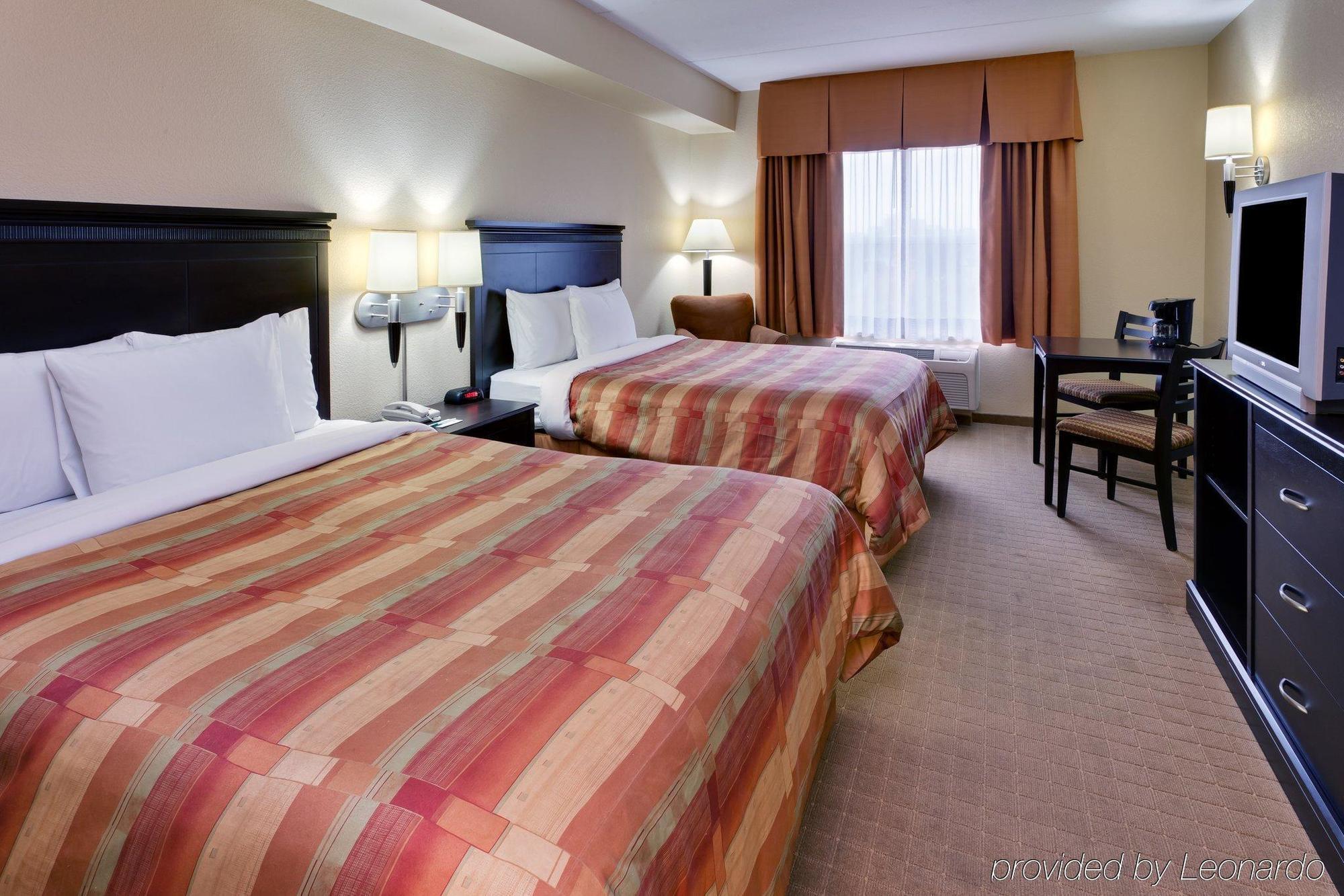 Hotel Country & By Radisson, Falls, On